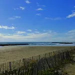 Marina Des Quilles, Grand T2 Climatisé, Proche Plage, Parking Privé Appartement *