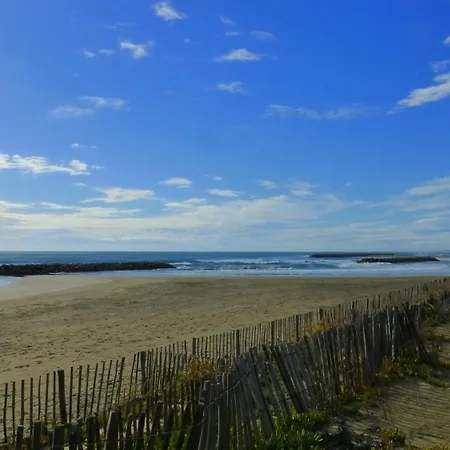 Marina Des Quilles, Grand T2 Climatise, Proche Plage, Parking Prive Apartment *
